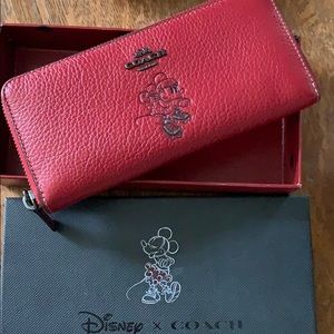 Coach Bags / Coach X Disney Minnie Mouse wallet